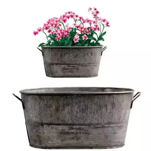 Jardinière ovale vintage en métal galvanisé effet vieilli avec poignées latérales, grand pot à fleurs rustique style ferme - Product Image 1
