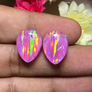 Cabujones de ópalo doblet Aura Brillante con juego de color rosa vibrante, cada piedra acabada a mano para uso en joyería, alta claridad, suaves. - Product Image 1