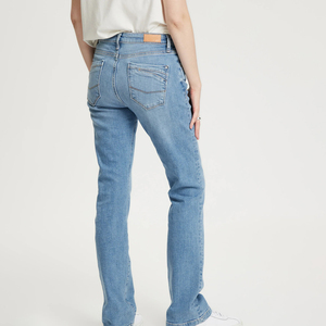 Pantalones Vaqueros de Mezclilla para Mujer de Primera Calidad, Elegantes y Casuales, con Tela Resistente y Diseño Moderno - Product Image 2