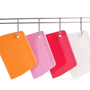 Espátula de Plástico para Repostería, Color Rosa Suave, Flexible, para Decorar Pasteles y Esculpir - Product Image 3