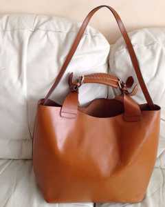 Traditional Style Leather <b>Tote</b> Bag With Two Handles Open To Durabl Designs Unisex Casual Daily Use Leather Handbags For Sale - Product Image 4
