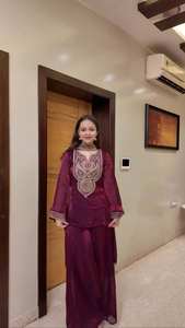 Conjunto de Sharara y Dupatta de Alta Costura con Bordado de Hilo de Seda y Lentejuelas, Estilo Vintage para Fiesta, Largo hasta la Rodilla, Corte Regular - Product Image 4