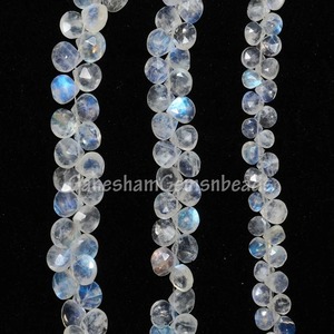 Cuentas facetadas de piedra lunar arcoíris natural en forma de corazón de 7-8 mm para la fabricación de joyas - Product Image 4