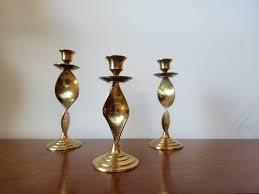 Lot vintage de 2 chandeliers à tige torsadée en laiton massif, Inde - Product Image 2