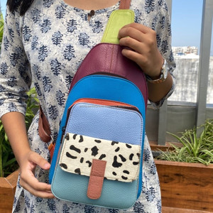 Bolso bandolera de mujer de cuero reciclado con estampado de Hair On Anima, bolso cruzado de cuero colorido hecho a mano, bolsos de hombro para llevar ocultos - Product Image 3