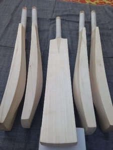 Bate de Críquet Elite de Madera de Sauce Inglés, Hoja de Calidad Premium, Ligero, Agarre Fuerte, Bate para Partidos - Product Image 2