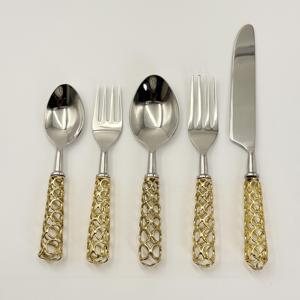 Cubiertos Ecológicos de Acero Inoxidable de Excelente Calidad, Cuchara, Tenedor y Cuchillo con Mango de Alambre Metálico Dorado, Aptos para Lavavajillas, Duraderos - Product Image 3