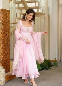 Ensemble Anarkali traditionnel rose pour soirée, en Faux Georgette, avec broderie lourde de sequins, comprenant robe, pantalon et dupatta, séchage rapide, infroissable - Product Image 2