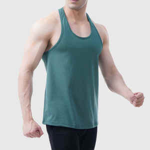 Camiseta sin mangas ligera para hombre, tela transpirable, ajuste cómodo para gimnasio, entrenamiento y uso diario. - Product Image 4