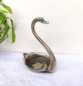 Cendrier en métal de qualité supérieure pour la maison, le bureau et l'extérieur - Product Image 2