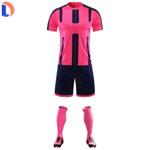 ชุดฟุตบอลคุณภาพสูงปี 2024 สำหรับทุกเพศ พิมพ์ลายดิจิทัล บริการ OEM สำหรับผู้ใหญ่ ผลิตจากโพลีเอสเตอร์ 100% สีสันปรับแต่งได้ - Product Image 3