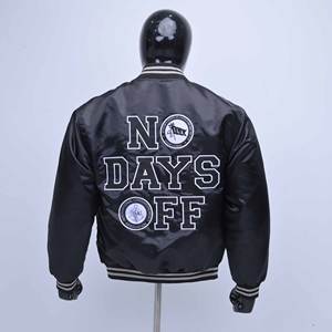 Chaqueta Bomber de Béisbol Bordada en Satén Personalizada para Hombre de Primera Calidad, la Chaqueta de Satén Más Vendida, Chaqueta Casual de Poliéster - Product Image 6