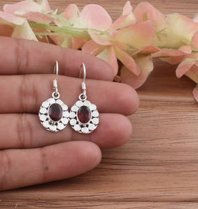 ต่างหูทรงหยดน้ำพลอยโกเมนสีแดงธรรมชาติ เงินแท้ 925 เครื่องประดับพลอยสีดำสุดหรูสำหรับผู้หญิง งานปาร์ตี้ ขายส่ง - Product Image 1