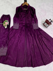Juego de Salwar Kameez de seda Chinon de moda con hilo de botones Potali y trabajo de secuencia para eventos y fiestas de festivales - Product Image 4