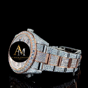 Montre-bracelet en or rose bicolore sertie de moissanite, avec cadran rond analogique et bracelet en cristal, bijou de mode pour homme - Product Image 1