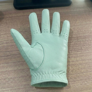 Gant de golf en cuir personnalisé OEM, respirant, adhérence performante, toucher doux, fabricant d'équipements de golf à marque privée - Product Image 4
