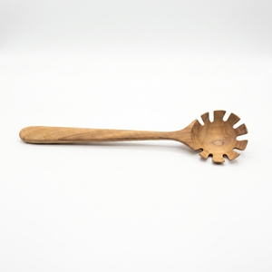 ช้อนเสิร์ฟพาสต้าไม้สักเกรดอาหาร ช้อนไม้ธรรมชาติ อุปกรณ์ครัวรักษ์โลก ทำด้วยมือ สำหรับเสิร์ฟสปาเก็ตตี้ - Product Image 1