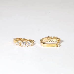 Boucles d'oreilles créoles en or massif 10K 14K 18K pour femme, avec diamants de laboratoire taille baguette couleur E clarté VVS, bijoux fins de luxe léger - Product Image 5