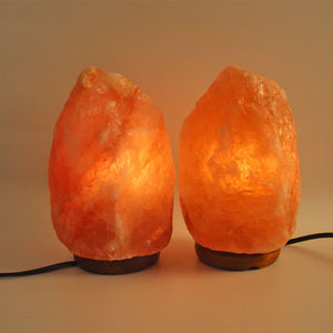 Lámpara de Sal del Himalaya 100% Pura, Tallada a Mano, Lámpara de Sal Original de Pakistán - Product Image 1