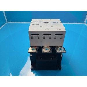 Contactor de Potencia IEC Eaton XTCE500M XTCE 500M Usado, Piezas de Equipos Semiconductores Legados - Product Image 5