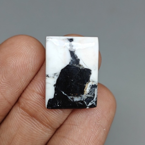 Cabujón de Búfalo Blanco en Forma de Pera para Joyería, 20x15x4 mm. 11 Ct. E1253 - Product Image 1