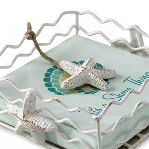 Porte-serviettes carré moderne en métal avec motif feuille de fougère dorée et base marron foncé - Product Image 3