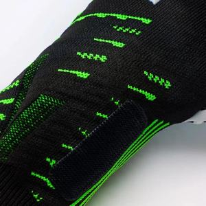 Gants de football avec logo personnalisé, confortables, design classique pour adultes, nouveaux gants de gardien OEM, confortables, à séchage rapide - Product Image 5