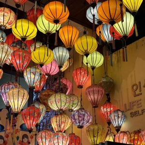 3 lanternes en soie de bambou de Hoi An, 35 cm, couleurs assorties, décoration de patio pour mariage - Product Image 1