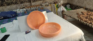 Juego de Platos y Tazones de Resina Epoxi con Borde Rizado, Hechos a Mano y Ecológicos, Disponibles en Varios Colores y Tamaños para una Cena Elegante - Product Image 5