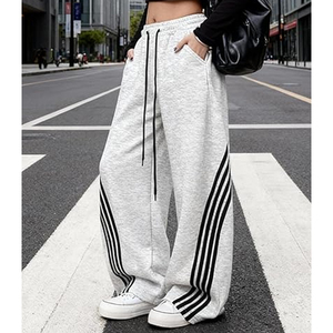 Pantalon de survêtement large en velours côtelé à trois bandes pour femme, style rétro américain, imprimé léopard, coupe décontractée, style urbain, coupe incurvée - Product Image 3