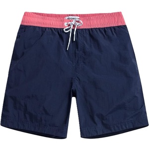 Shorts de bain pour hommes en polyester tissé avec bordure contrastante, imprimé AOP, élastique en nylon, séchage rapide, décontracté, fournisseur du Bangladesh - Product Image 3