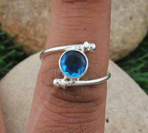 Anillo de Topacio Azul Natural en Plata de Ley para Mujer, Anillo Clásico de Compromiso y Boda con Engaste de Bisel, Joyería de Piedra de Nacimiento de Noviembre - Product Image 3