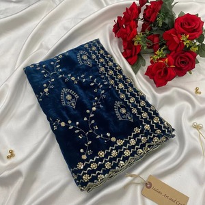 Exquisita Dupatta de Terciopelo Nupcial Color Verde Azulado con Bordado Floral de Zari Dorado en Toda la Superficie, Chal de Boda, Estola para Bodas Exquisitas - Product Image 1