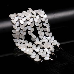 Perles de pierre de lune blanche naturelle AAA, forme de feuille, sculptées à la main, 10x11MM, perles de pierre de lune en vrac, 8 pouces, pour la fabrication de bijoux en gros - Product Image 2
