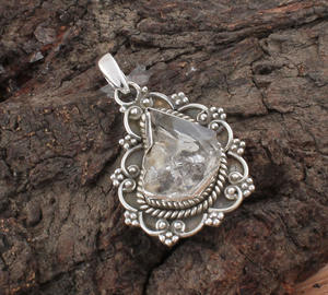 Collar de Barra de Plata Plateada con Incrustaciones de Circonitas Estilo Vintage, Delicado y con Diseño de Puntos, Inspirado en el Estilo Victoriano Romántico - Product Image 1