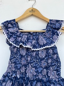 Blusa Bohemia de Punto a Rayas Azul Marino para Mujer con Cuello Redondo, Mangas Abullonadas, Cintura Fruncida y Dobladillo Peplum con Cinturón - Product Image 5