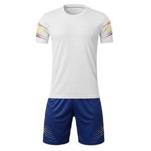 Ensemble de football sublimé dégradé en maille 100 % polyester, coupe automatisée, col rond, maillot à manches courtes et short - Product Image 5