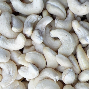 Hot Sale 2023 Raw Cashew Nuts WW180, WW240, WW320, LP, WS Cashew Nuts Roasted Cashew Nuts Ready To Ship - Product Image 1