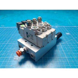 Conjunto de Válvula Solenoide Neumática TPC DV3120+DR100-5 Usado Como Es, Piezas de Equipos Legacy Semiconductor - Product Image 2