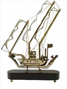 Barco de Vela de Metal con Acabado Dorado para Decoración de Mesa de Oficina en Casa, Adorno Náutico y Producto de Regalo - Product Image 5