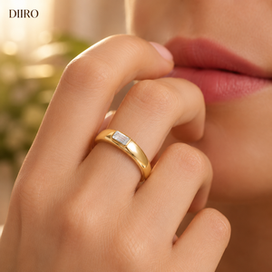 Anillo de Compromiso Chapado en Oro Rosa con Diamante en Forma de Esmeralda y Moissanita, Anillo para el Día de la Madre - Product Image 2
