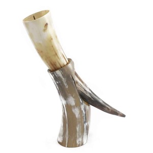 Authentique Chope à Boire en Corne Style Viking Faite à la Main, Verre à Bière Médiéval en Corne Naturelle, Cadeau - Product Image 1