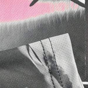 Maillot de football personnalisé OEM imprimé par sublimation 100 % polyester, respirant, séchage rapide, tenue d'entraînement, nom du joueur d'équipe - Product Image 3