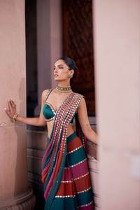 Sari de Georgette Sintético Estilo Bollywood con Forro Estampado Patta, Trabajo de Espejo Original y Blusa Sin Coser de Seda Mono Banglori - Product Image 2