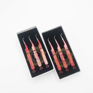 Pince à épiler en acier inoxydable à 45 degrés Revêtement en poudre rouge Fond de coeur à pointe argentée Extension de cils faite à la main lisse et durable - Product Image 4