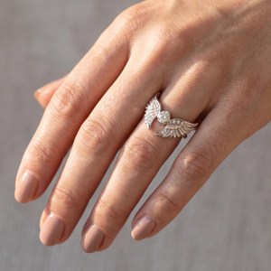 Bague unisexe en argent 925 avec moissanite taille ovale Aile d'ange, bijou fin, cadeau spécial pour elle - Product Image 4