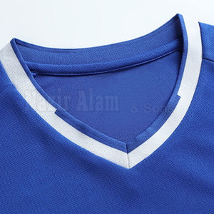 Tenue de football en tissu à séchage rapide, idéale pour l'entraînement sportif en équipe et les tournois – Performance respirante et légère - Product Image 3