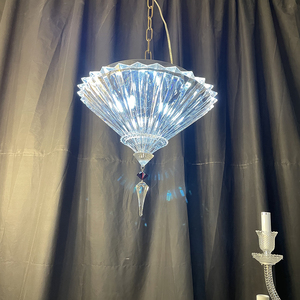 Lustre de luxe en cristal avec abat-jour en <span class=keywords><strong>verre</strong></span> cannelé, suspension à chaîne dorée, éclairage LED, garantie 3 ans, facile à installer - Product Image 5