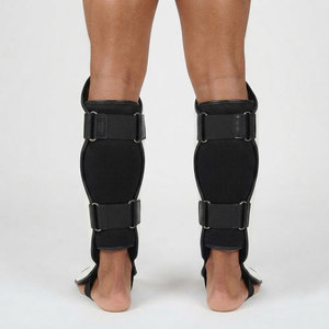 Protège-tibias en cuir personnalisés pour Muay Thai, Kickboxing, MMA – Construction légère, protection professionnelle, ajustement sûr - Product Image 4
