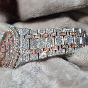 Reloj de Pulsera de Lujo para Hombre, Resistente al Agua, de Acero Inoxidable, con Cristal de Zafiro, Diseño con Bisel de Diamantes VVS Moissanite - Product Image 1